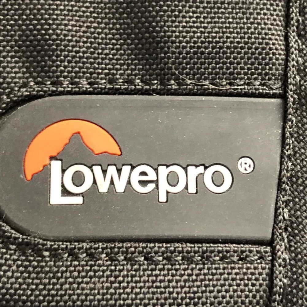 lowepro laptop messenger
